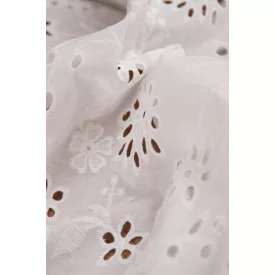 Batiszt-himzett.nagyvirágos fehér_2