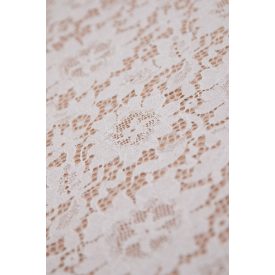 Csipke-miranda.white