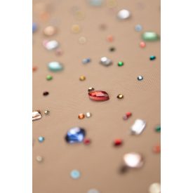 Tüll-luxory.testszínű színes kristály