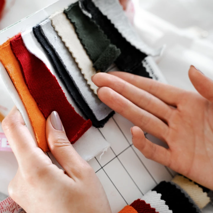 Amikor egy méteráru több lesz, mint anyag: ötletek, amelyek egy egyszerű vászonból indulnak