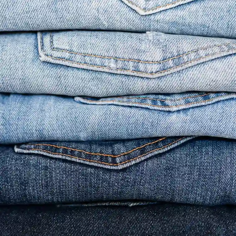 Mi mindent érdemes tudni a farmer (denim) anyagról vásárlás előtt?